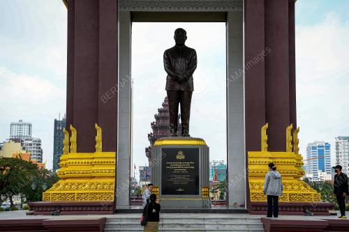 TUGU PERINGATAN NORODOM SIHANOUK