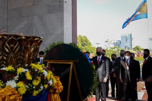 DATUK SERI ISMAIL SABRI YAAKOB
