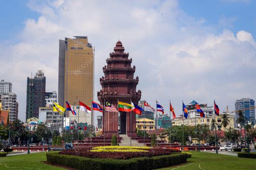 MONUMEN KEMERDEKAAN KEMBOJA