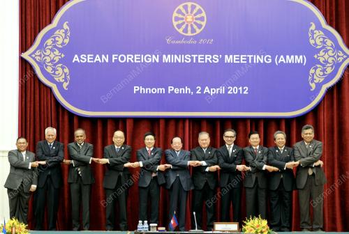 CAM05_02012012_AMM