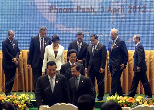 CAM05_03042012_PM_ASEAN