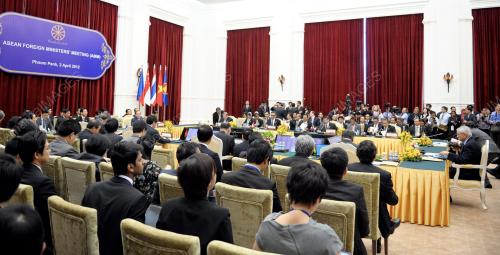 CAM06_02042012_AMM