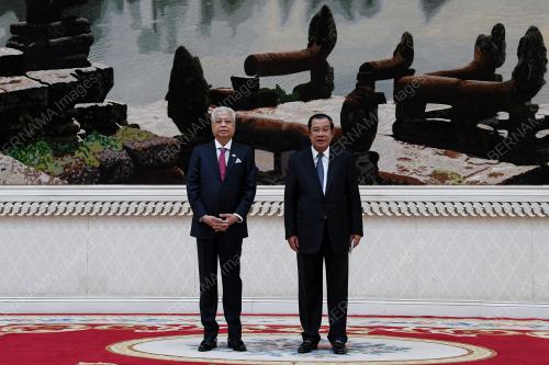 DATUK SERI ISMAIL SABRI YAAKOB