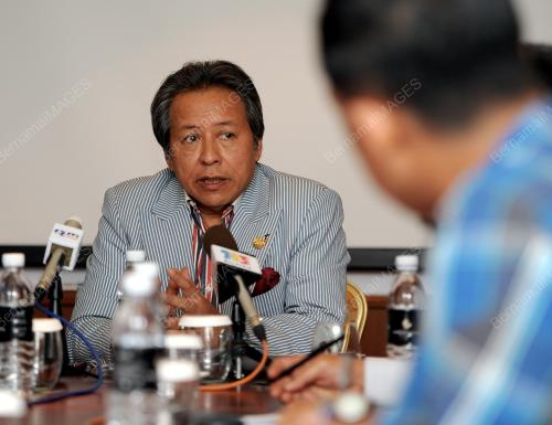 CAM09_01042012_FM_PC