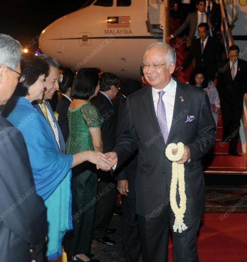 CAM10_17112012_NAJIB_KEMBOJA