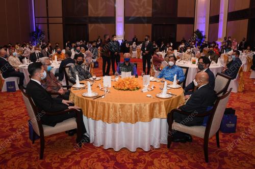 DATUK SERI ISMAIL SABRI YAAKOB