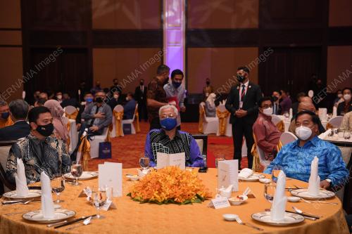 DATUK SERI ISMAIL SABRI YAAKOB