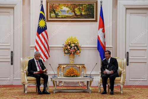 DATUK SERI ISMAIL SABRI YAAKOB