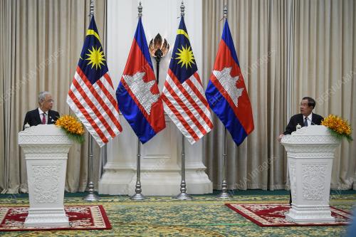 DATUK SERI ISMAIL SABRI YAAKOB