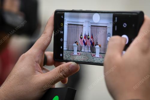 DATUK SERI ISMAIL SABRI YAAKOB