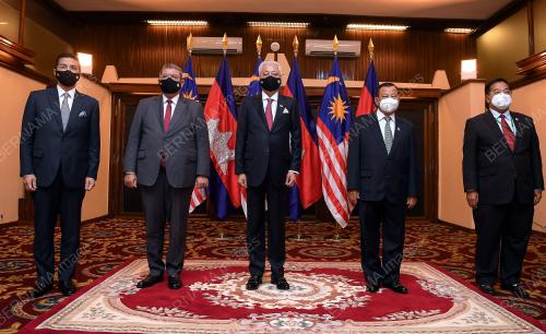 DATUK SERI ISMAIL SABRI YAAKOB