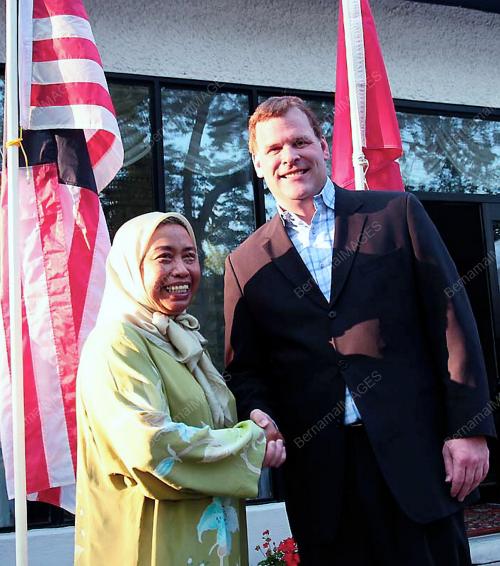 CAN02_02092012_NATIONAL_DAY
