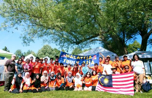 CAN02_26062012_BOAT_RACE