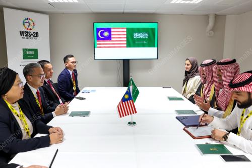 DATUK FAHMI FADZIL