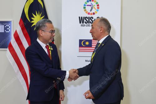DATUK FAHMI FADZIL