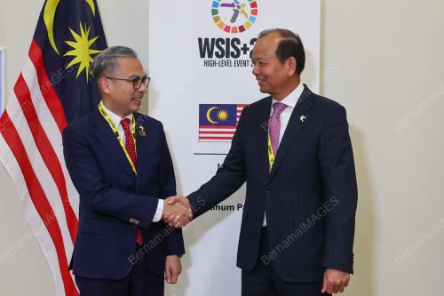 DATUK FAHMI FADZIL