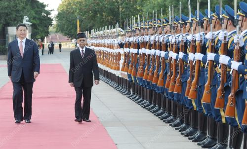CHN02_04092014_AGONG