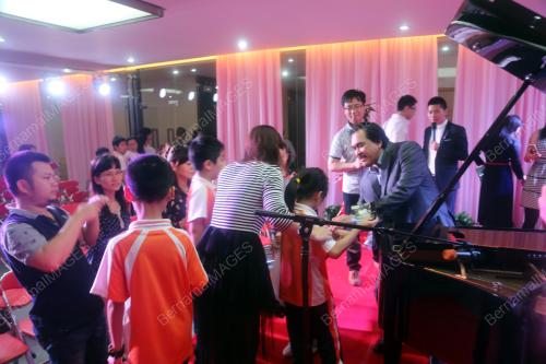 CHN02_29062016_PIANO_MOKHZANI