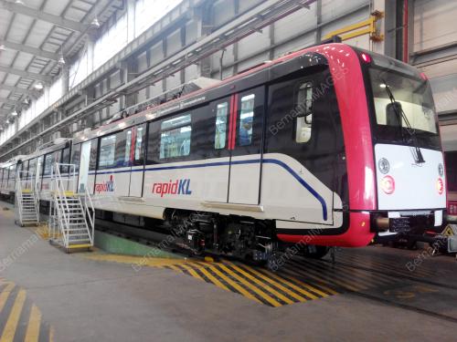 CHN02_29102015_CRRC_NEW_TRAIN