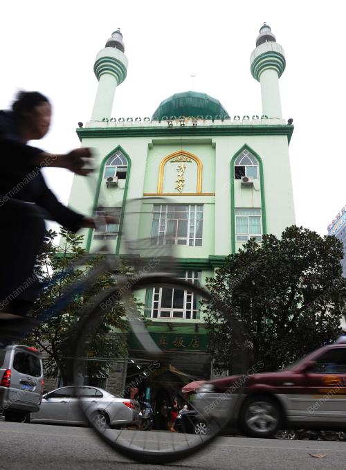 CHN02_30032012_ISLAM