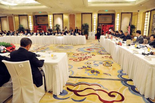 CHN03_03122014_ROUNTABLE