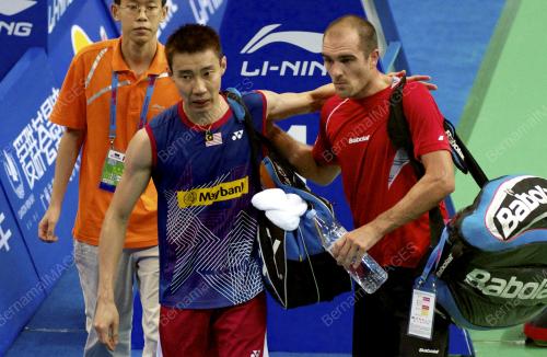 CHN04_05082013_CHONG_WEI