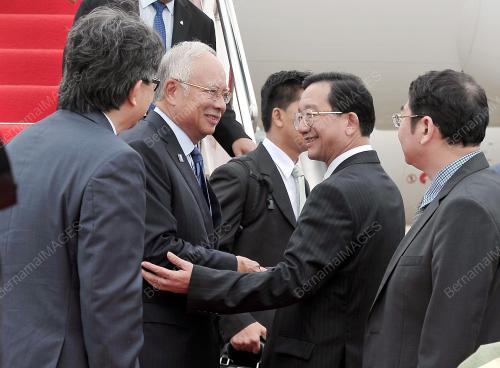 CHN04_27032015_PM_BOAO