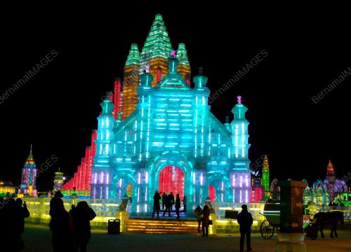 CHN05_09012014_ICE_FESTIVAL
