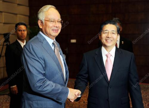 CHN06_01042012_PM