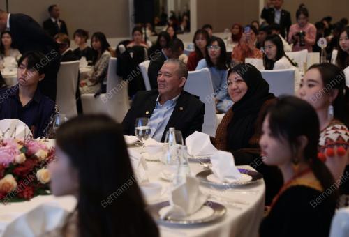 DATUK SERI FADILLAH YUSOF
