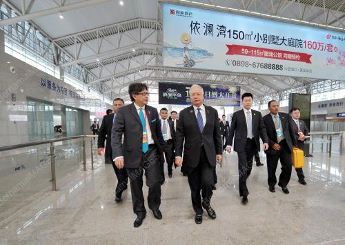 CHN06_27032015_PM_BOAO