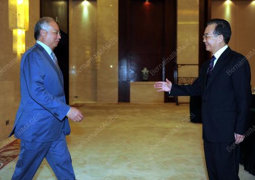 CHN07_01042012_PM