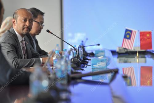 CHN07_14052015_MB_CHINA
