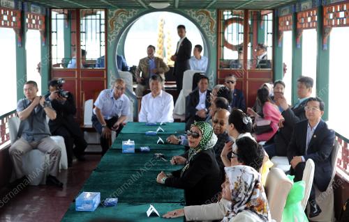 CHN08_05092014_AGONG