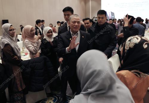 DATUK SERI FADILLAH YUSOF
