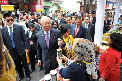 CHN10_28052014_HALAL