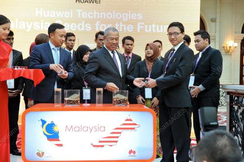 CHN11_02122014_HUAWEI