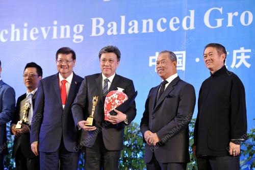 CHN11_04122014_AWARD