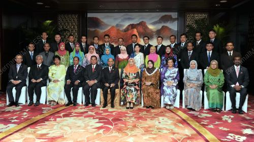 CHN13_05092014_AGONG