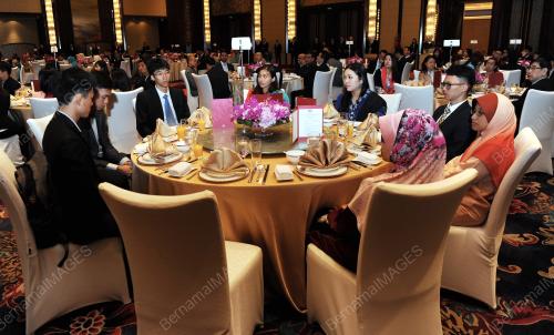 CHN15_05092014_AGONG