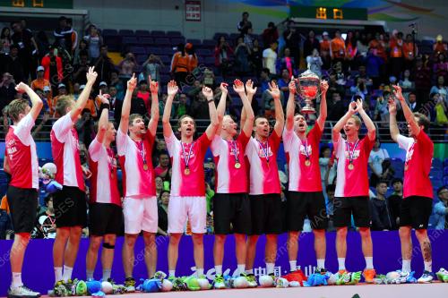 CHN19_22052016_PIALA_THOMAS