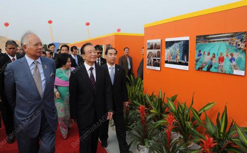 CHN24_01042012_PM