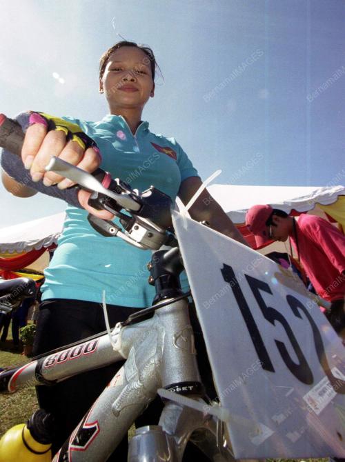 CY01-15_09_2001_CYCLING_02022016