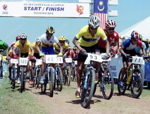 CY02-15_09_2001_CYCLING_02022016