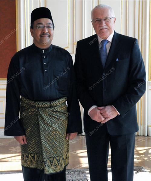 ZAINAL ABIDIN BAKAR