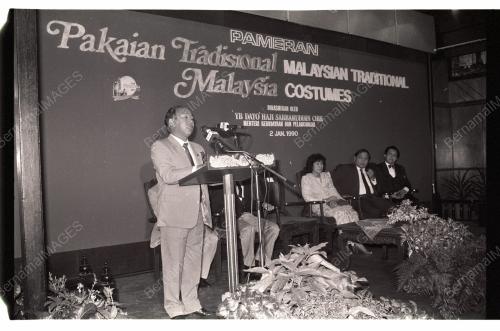 Datuk Sabaruddin rasmi Pameran Pakaian Tradisional
