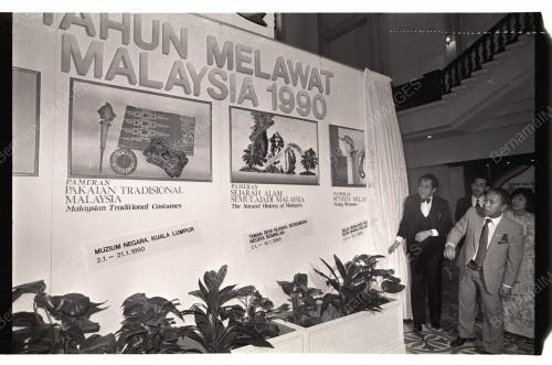 Datuk Sabaruddin rasmi Pameran Pakaian Tradisional