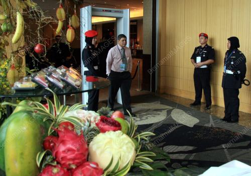 MESYUARAT MENTERI LAPAN NEGARA MEMBANGUN