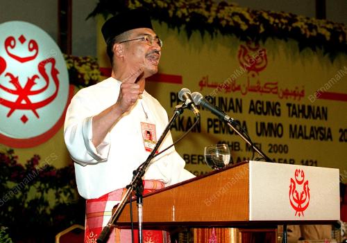 DATUK_HISHAMMUDDIN_TUN_HUSSIEN_07012016