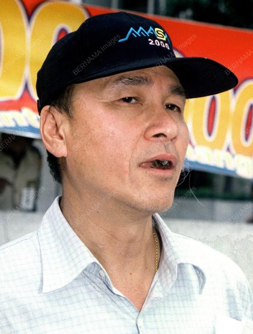 DATUK LEE LAM THYE-01 12 2000